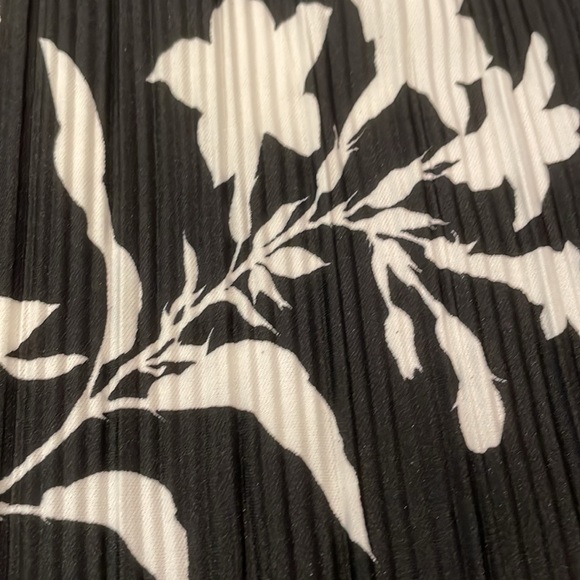 NWOT Rafaella Pleated Blouse - Picture 6 of 6